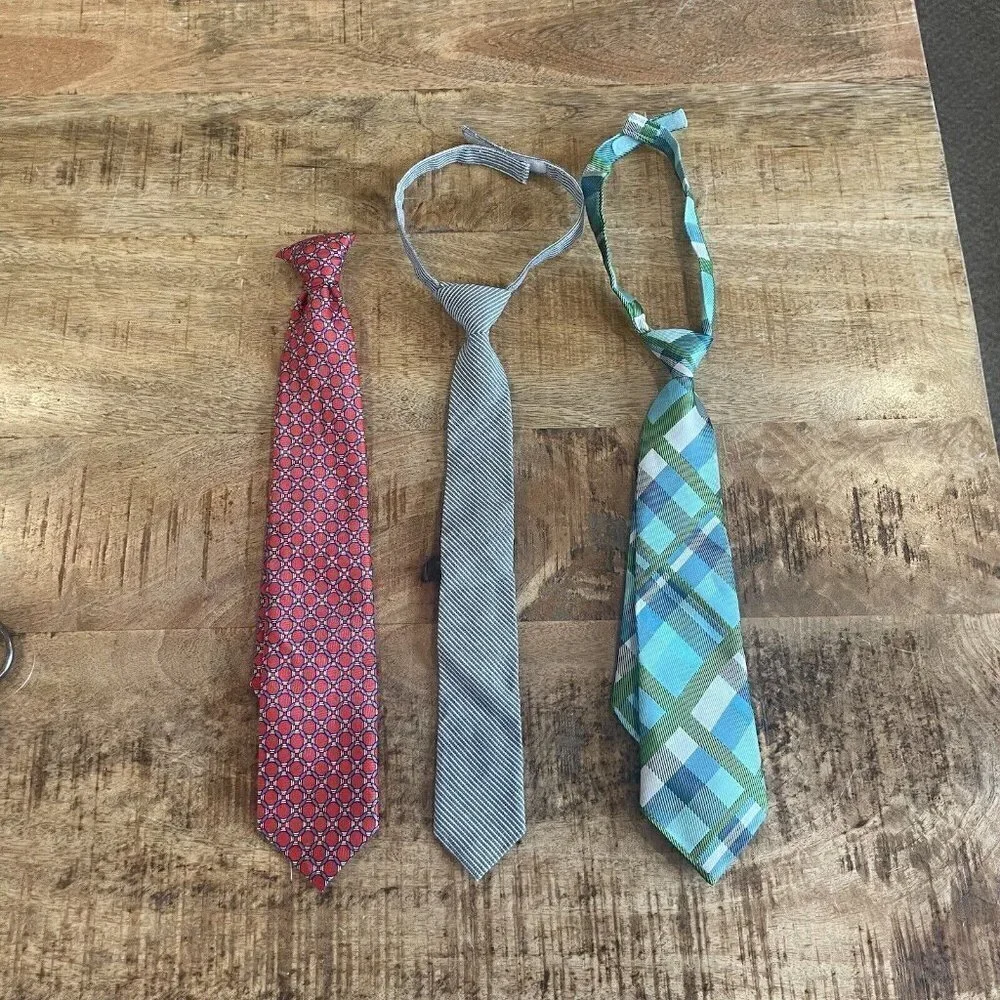 Gymboree, crazy 8 and red Tie lot of 3 Size 2T-5T /one size